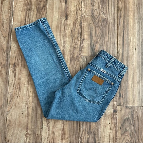 Wrangler Wild West Distressed Women's High Rise Straight Crop Jeans • S: 25x28 - Picture 3 of 9